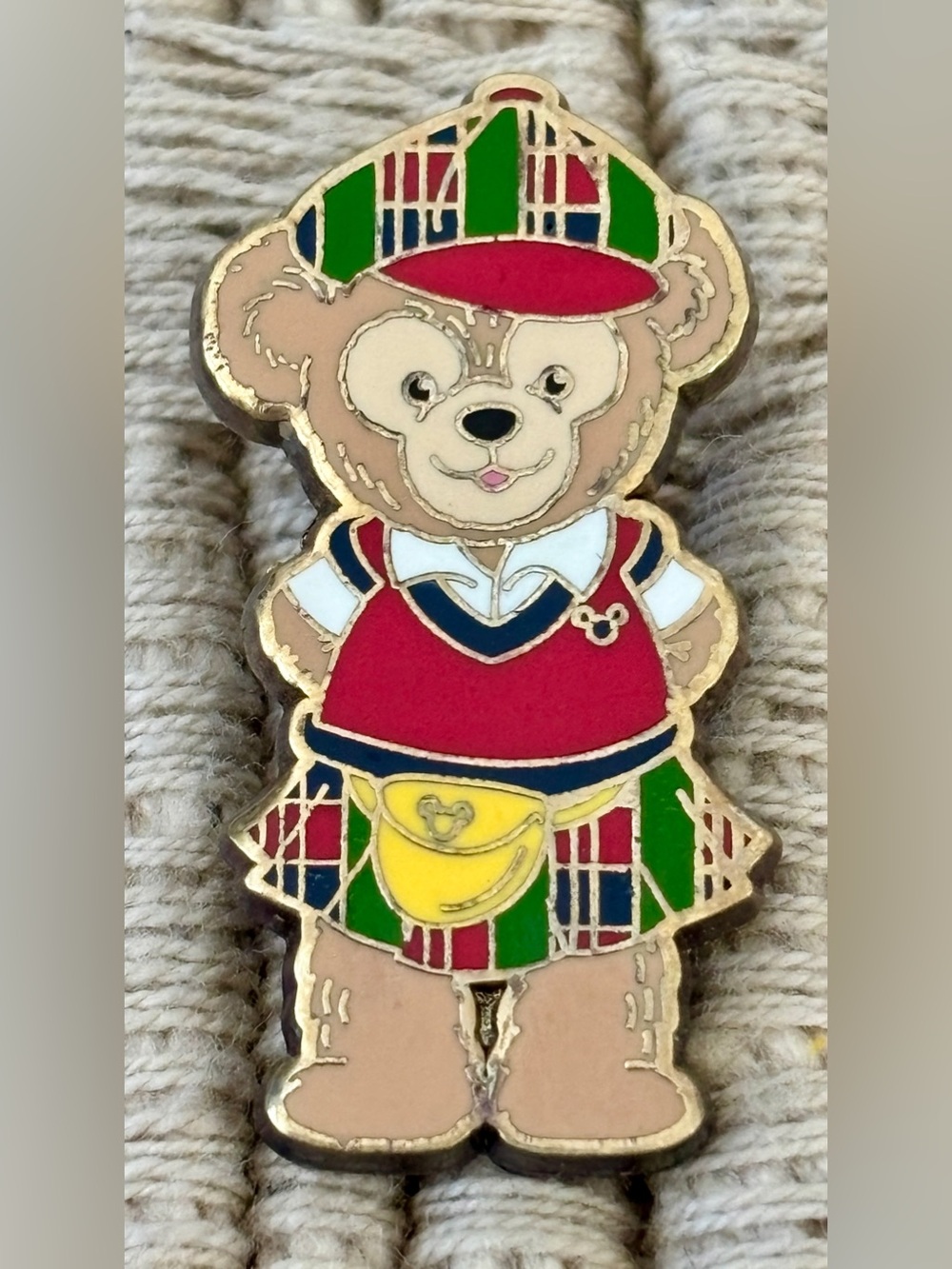 DISNEY 2011 Epcot “Duffy Around the World” Scottish United Kingdom Pin